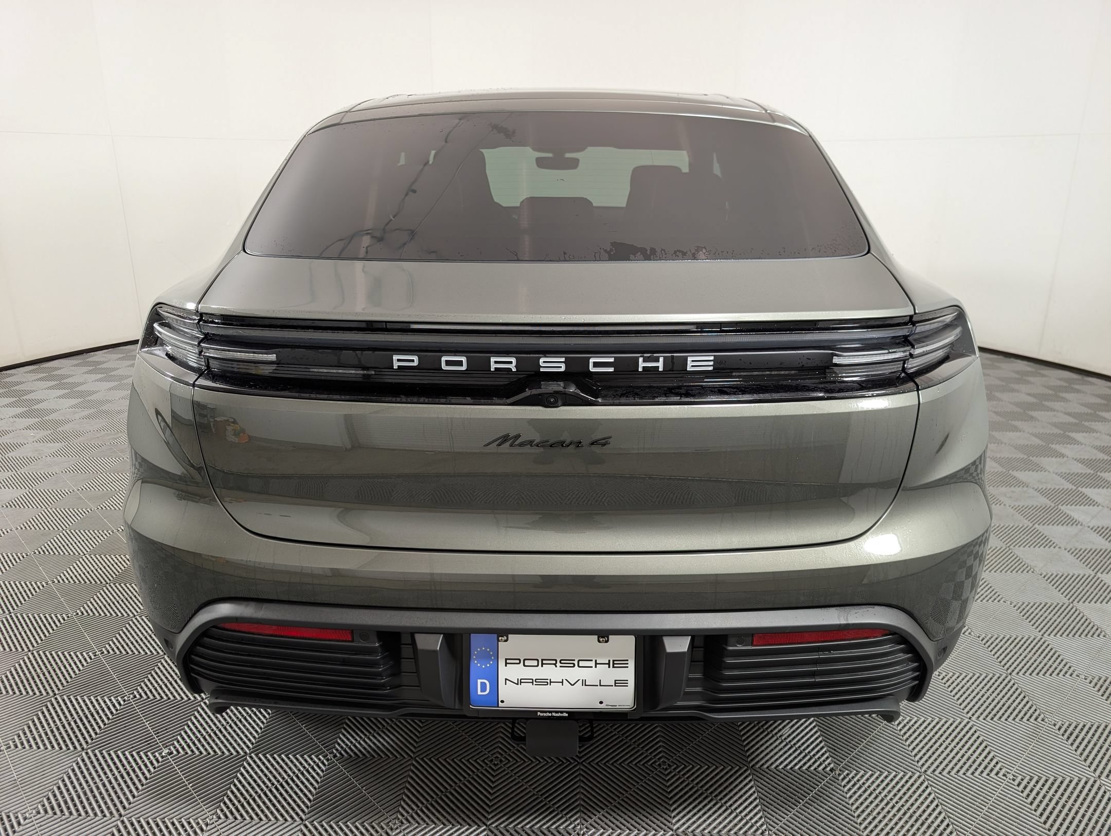 Used 2026 Porsche Macan 4 Electric AWD/4WD image 11