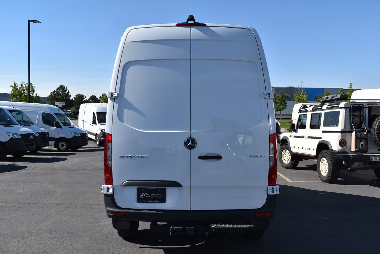 Used 2024 Mercedes-Benz Sprinter 2500 image 6