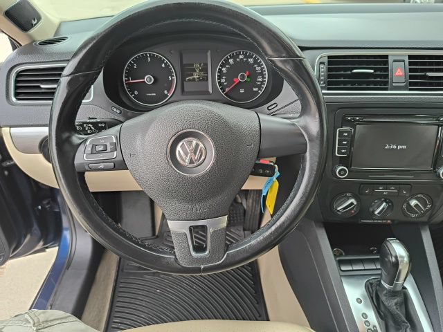 Used 2013 Volkswagen Jetta TDI FWD image 23