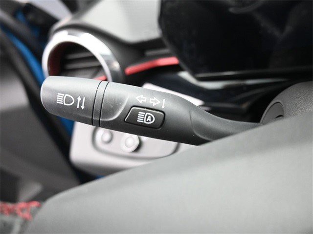 Certified 2025 Chevrolet Trax RS w/ Sunroof Package image 15