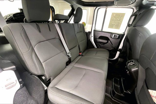 Used 2023 Jeep Wrangler Unlimited w/ Cold Weather Group image 19