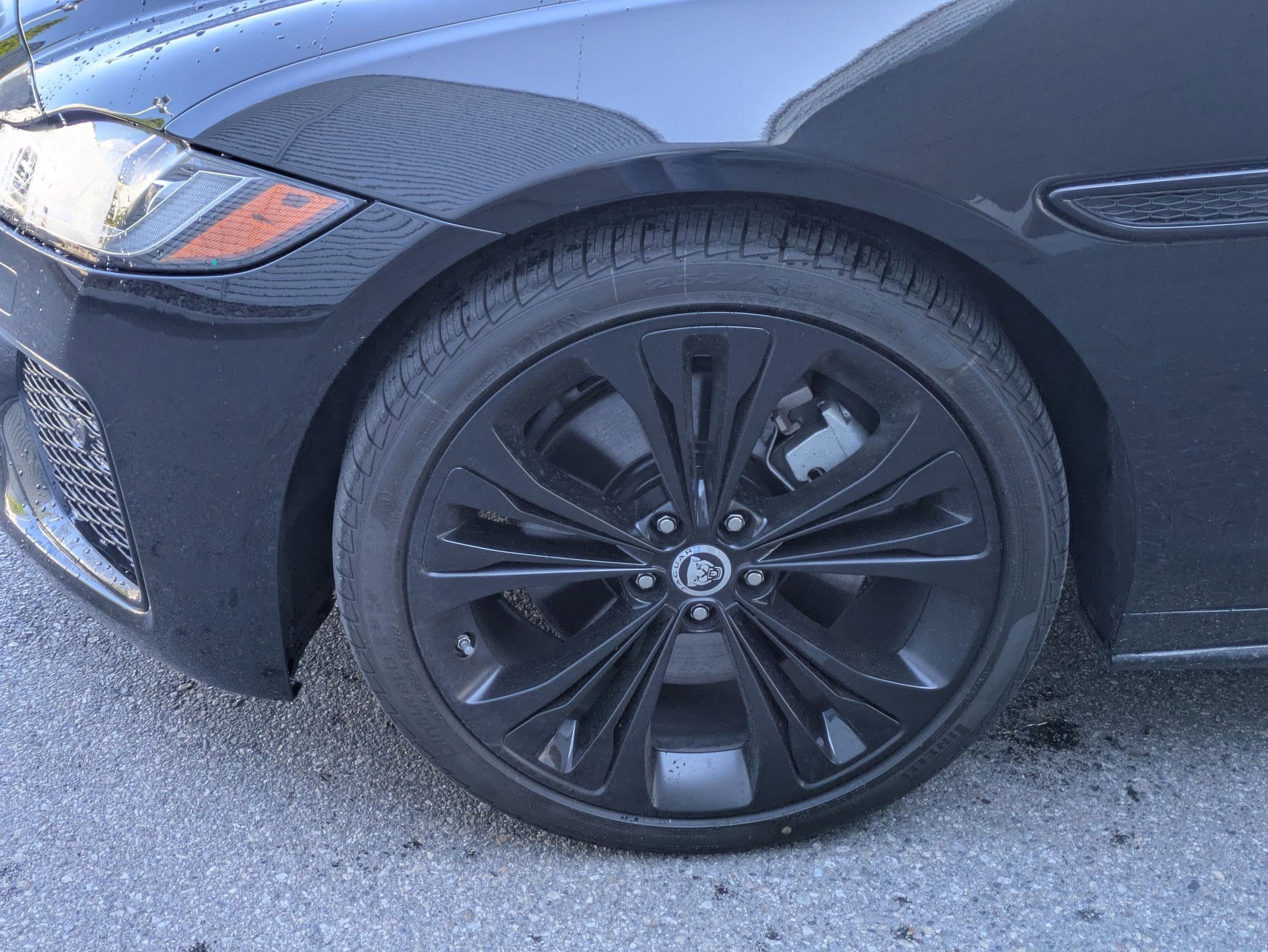 Used 2024 Jaguar XF R-Dynamic SE AWD/4WD image 13