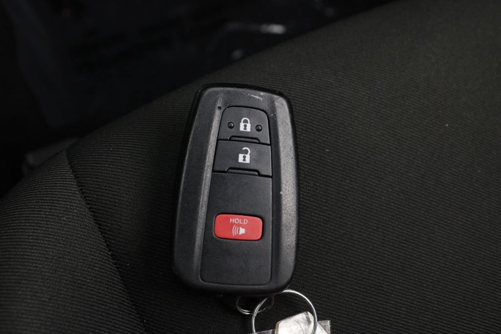 Used 2020 Toyota C-HR XLE FWD image 29