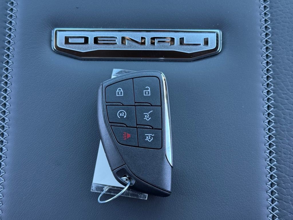 New 2026 GMC Yukon Denali w/ Sun & Power Step Package image 37