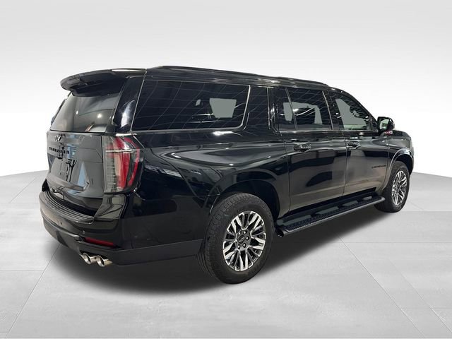 Used 2025 Chevrolet Suburban Z71 AWD/4WD image 7