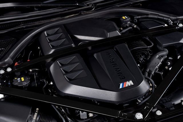 Used 2023 BMW M3 Competition w/ M Carbon Exterior Package image 11