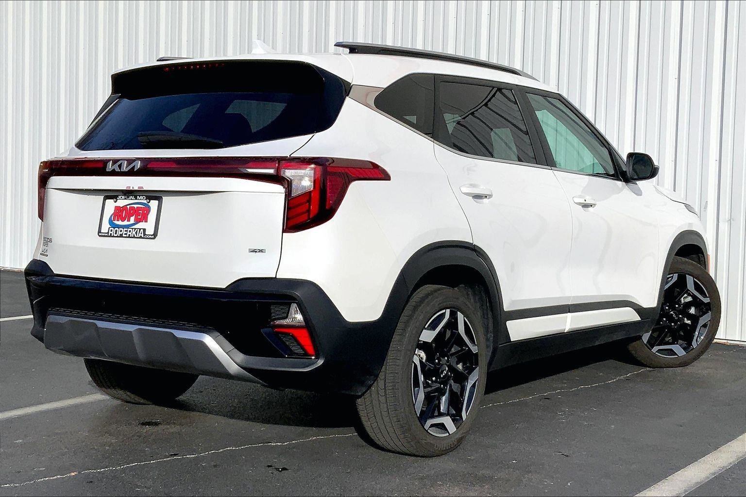 Used 2024 Kia Seltos SX image 11