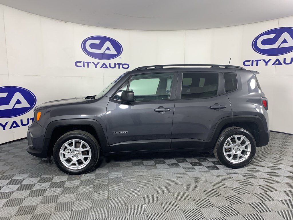 Used 2022 Jeep Renegade Latitude w/ Convenience Group AWD/4WD image 6