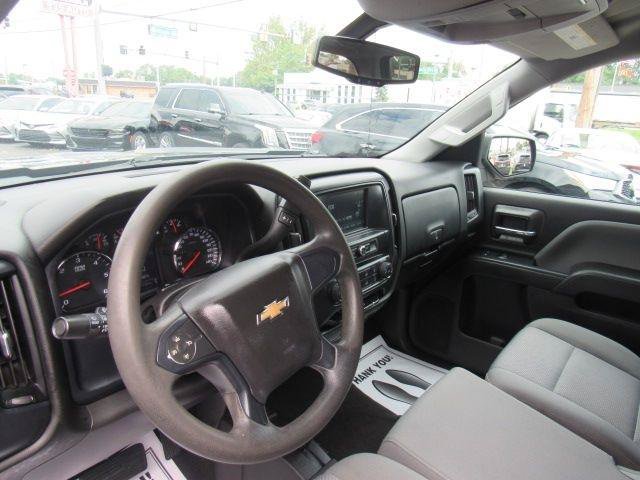 Used 2018 Chevrolet Silverado 1500 Custom w/ Custom Convenience Package AWD/4WD image 25