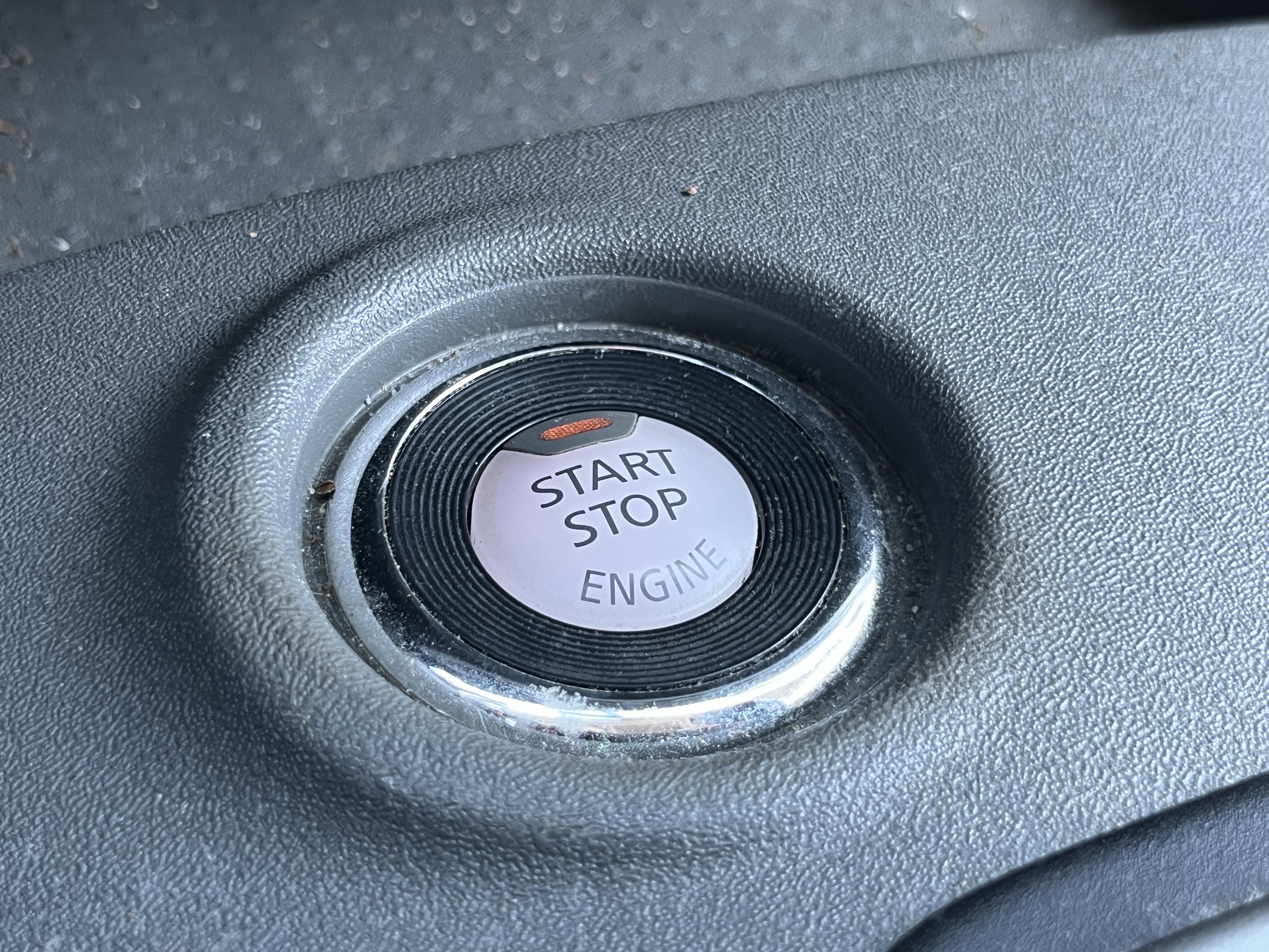 Used 2020 Nissan Frontier SV image 31