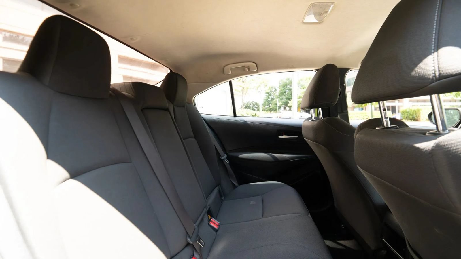 Used 2021 Toyota Corolla LE FWD image 15