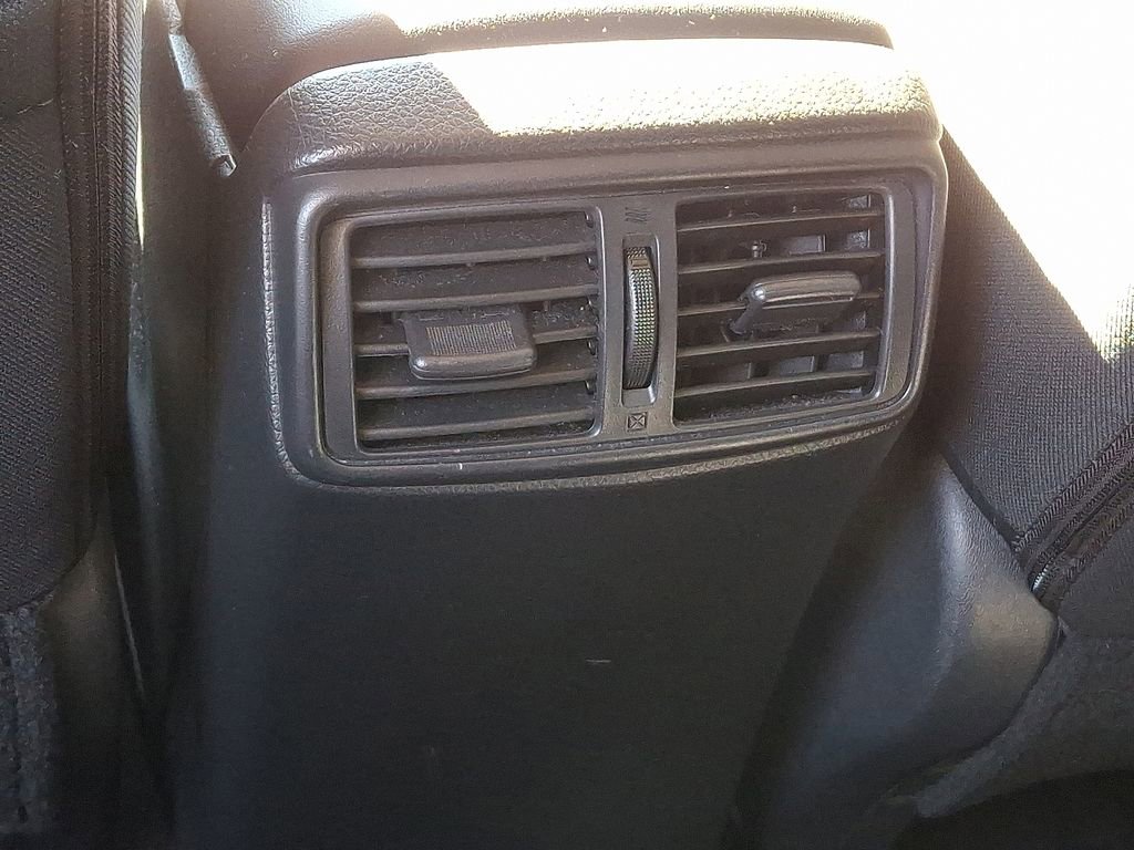 Used 2019 Nissan Rogue SV image 11