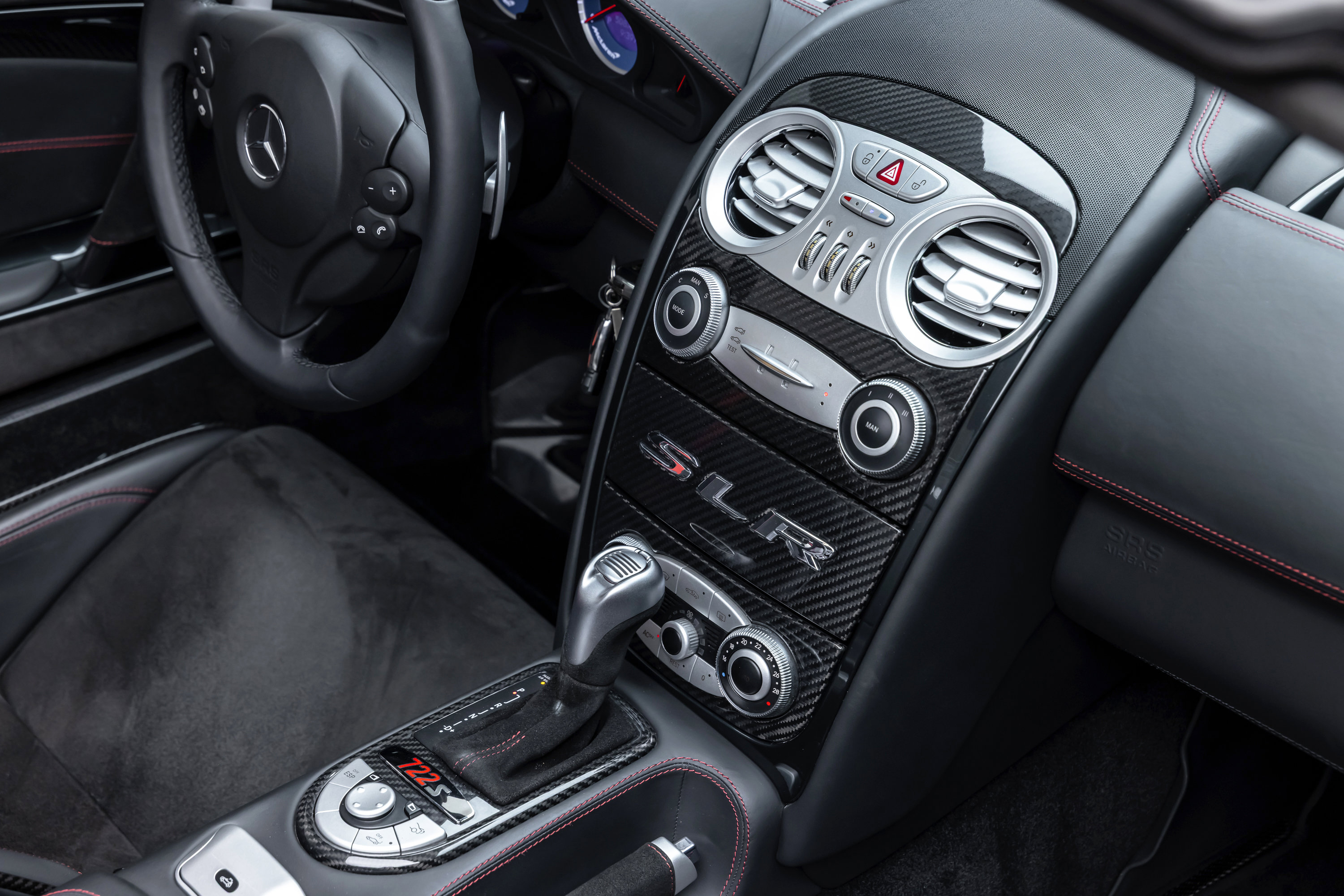 Used 2009 Mercedes-Benz SLR image 28