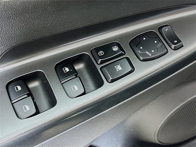 Used 2022 Hyundai Kona SE image 18