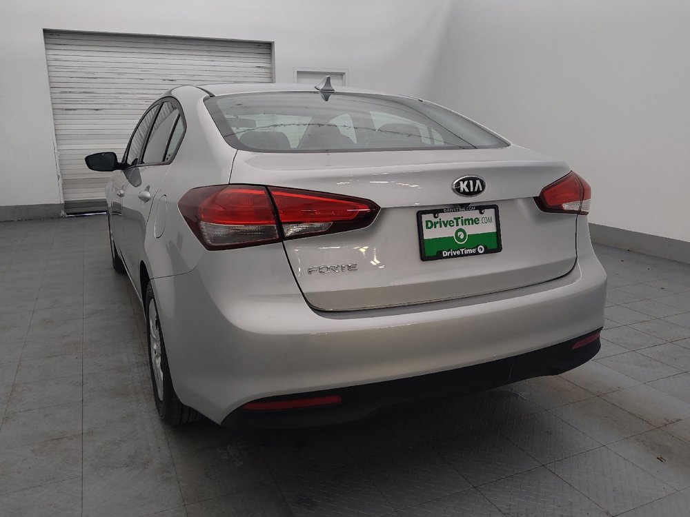 Used 2017 Kia Forte LX w/ LX Popular Package image 6