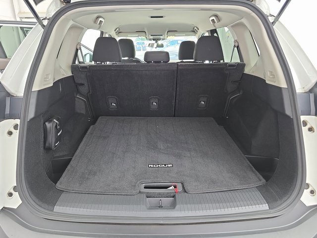 Certified 2022 Nissan Rogue S image 12