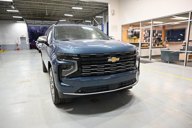 New 2026 Chevrolet Suburban High Country w/ LPO, Chrome Package AWD/4WD image 3