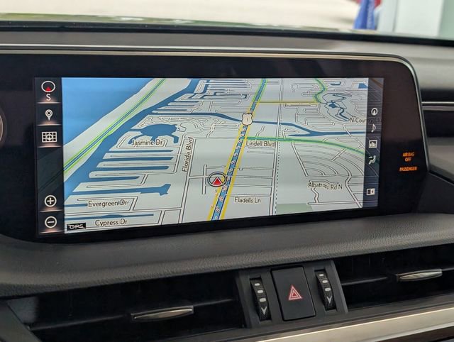 Used 2019 Lexus ES 350 Ultra Luxury w/ Accessory Package 2 image 19