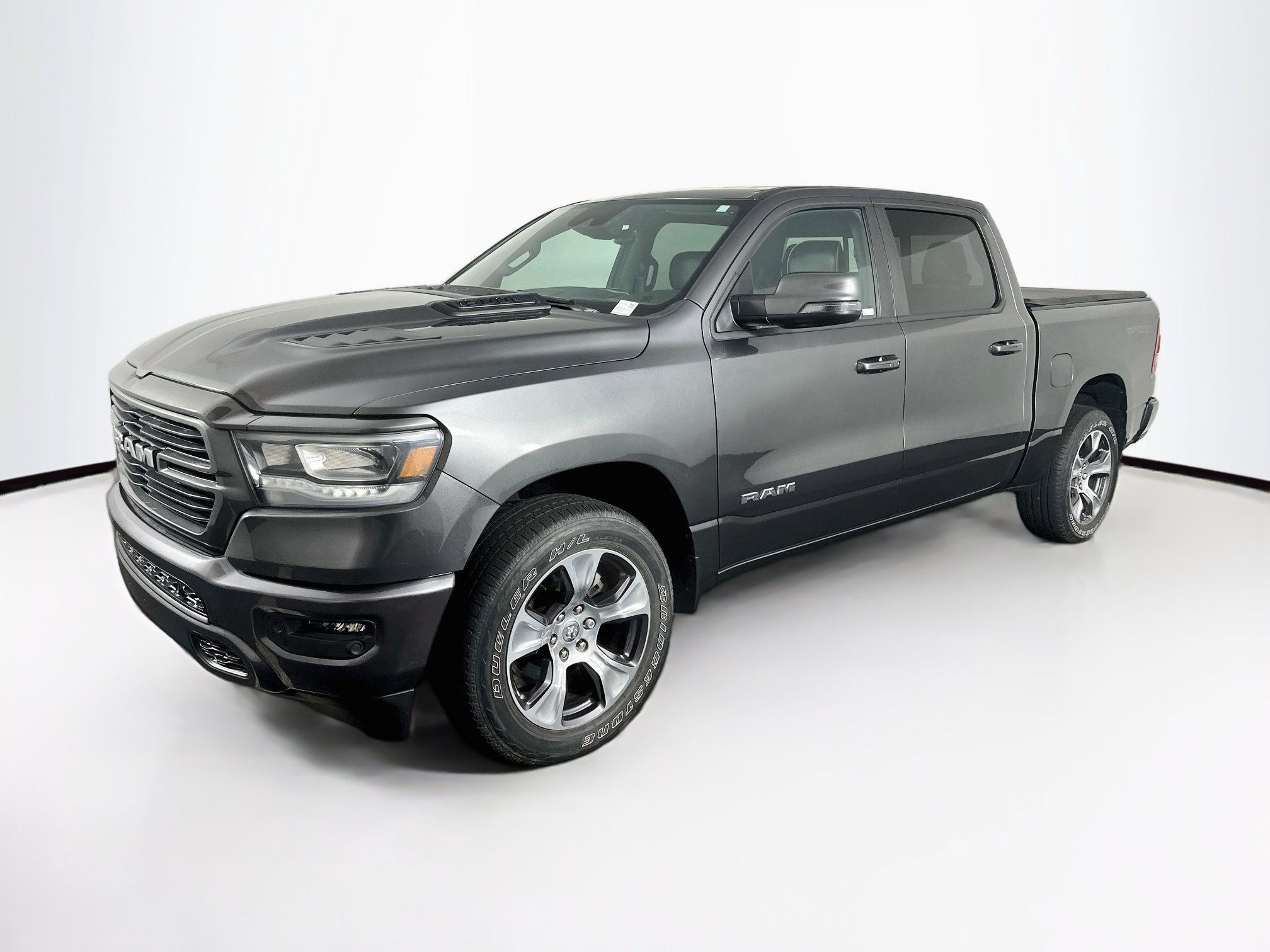 Used 2023 RAM 1500 Laramie AWD/4WD image 3