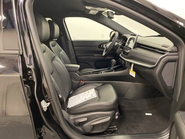 Used 2026 Jeep Compass Latitude image 21