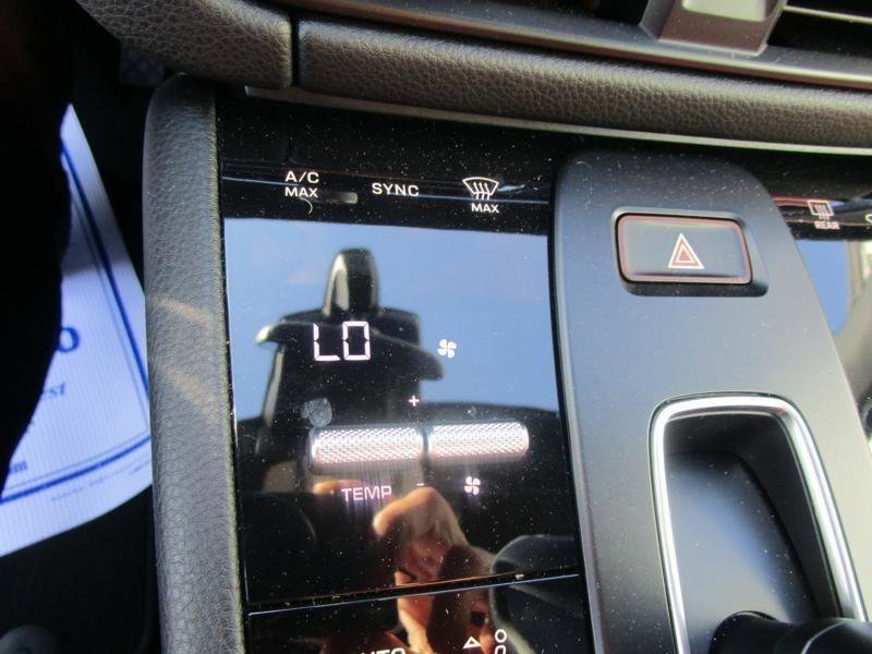 Used 2023 Porsche Macan AWD/4WD image 14