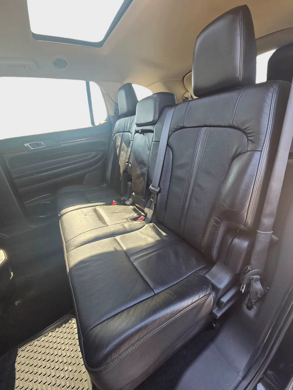 Used 2016 Lincoln MKT AWD image 14