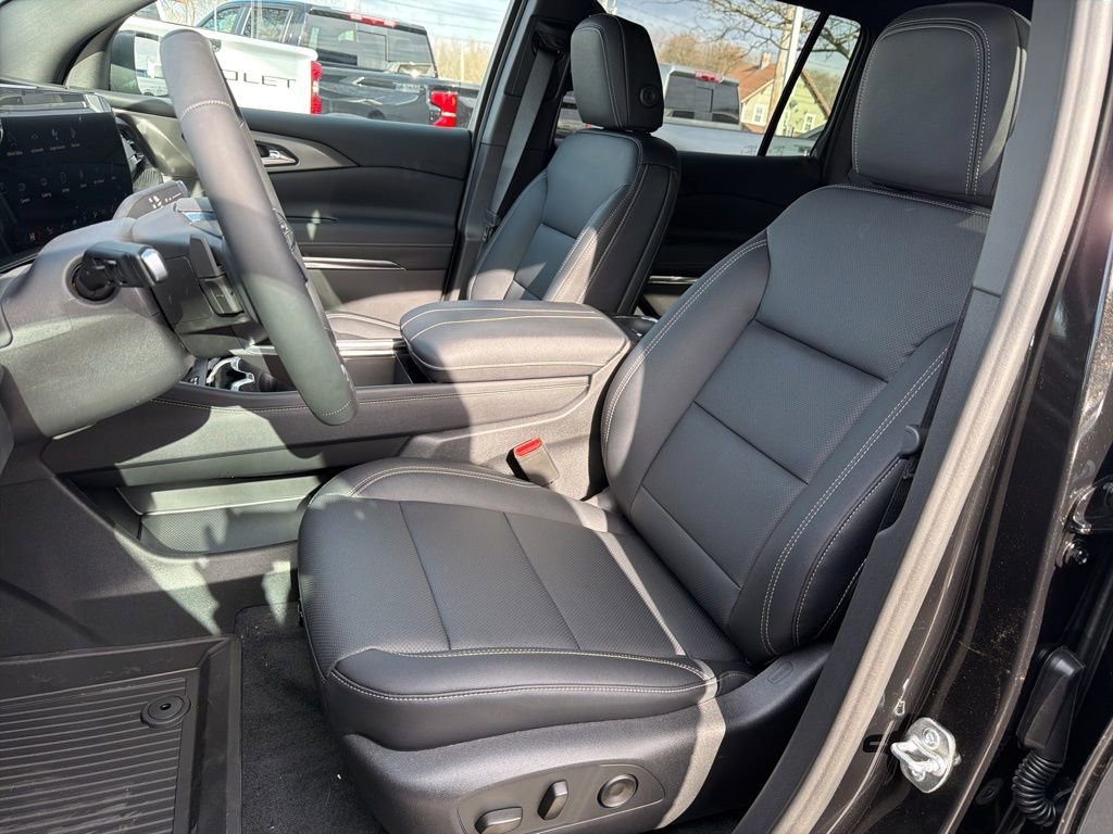 New 2026 Chevrolet Traverse LT w/ Midnight/Sport Edition image 13