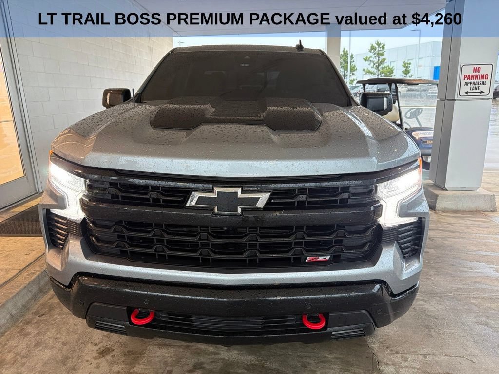 Used 2024 Chevrolet Silverado 1500 LT Trail Boss w/ LT Trail Boss Premium Package AWD/4WD video 3
