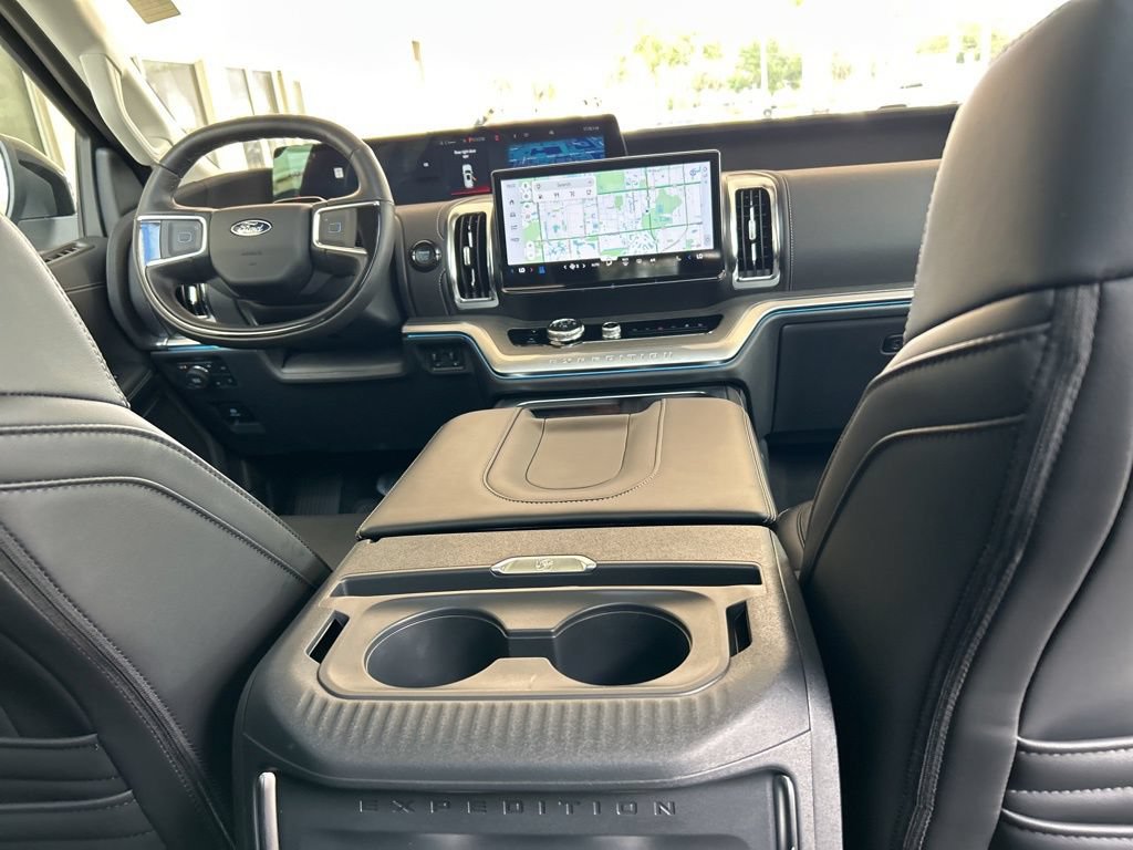 Used 2025 Ford Expedition Platinum AWD/4WD image 37