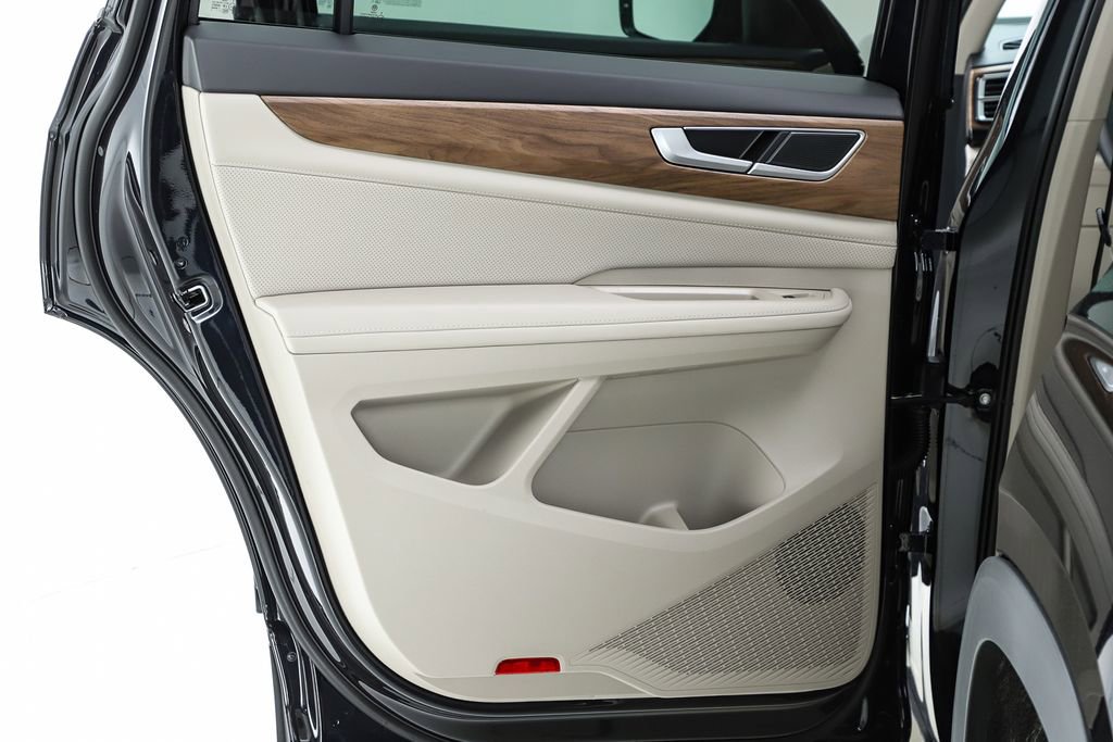 New 2026 Volkswagen Atlas SE image 17