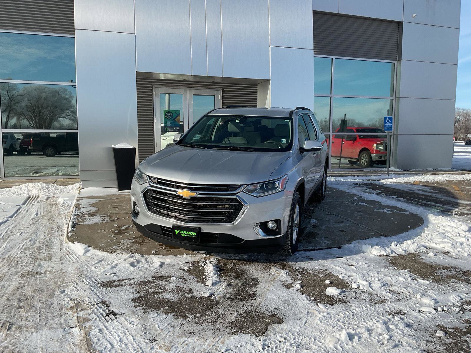 Used 2020 Chevrolet Traverse LT image 1