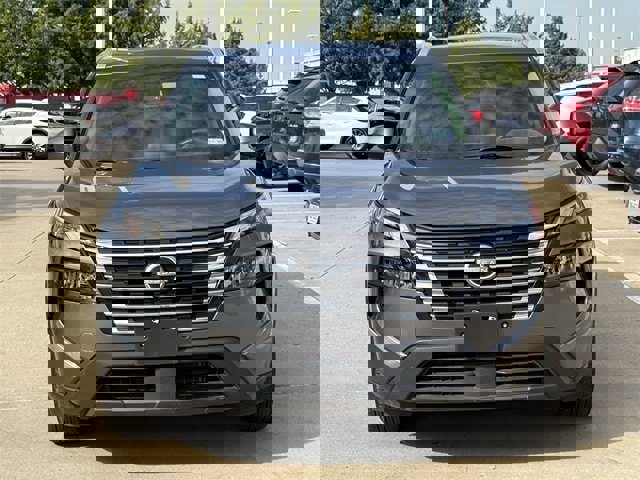 Used 2024 Nissan Rogue SV w/ SV Premium Package image 7