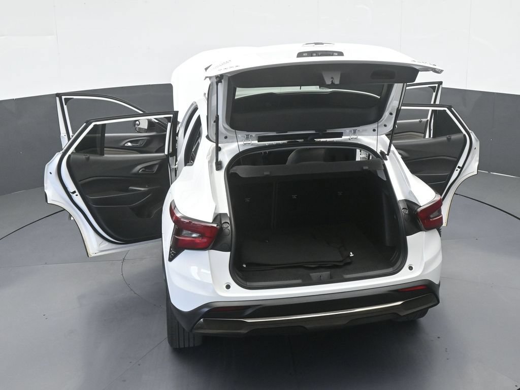 Used 2025 Chevrolet Trax ACTIV FWD image 65