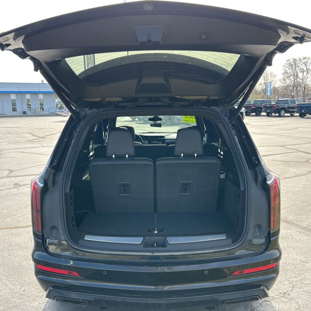 Used 2023 Cadillac XT6 Sport AWD/4WD image 6