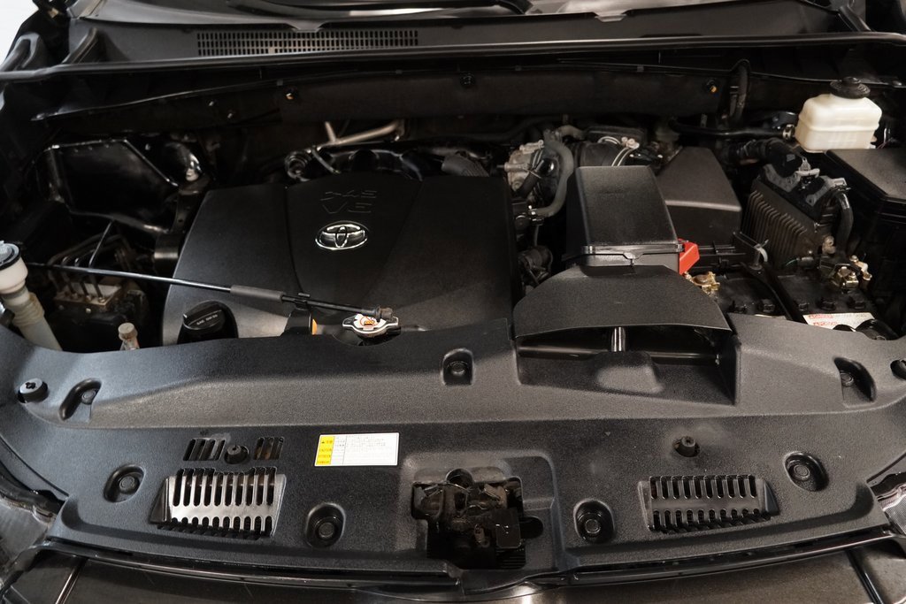 Used 2019 Toyota Highlander SE image 37