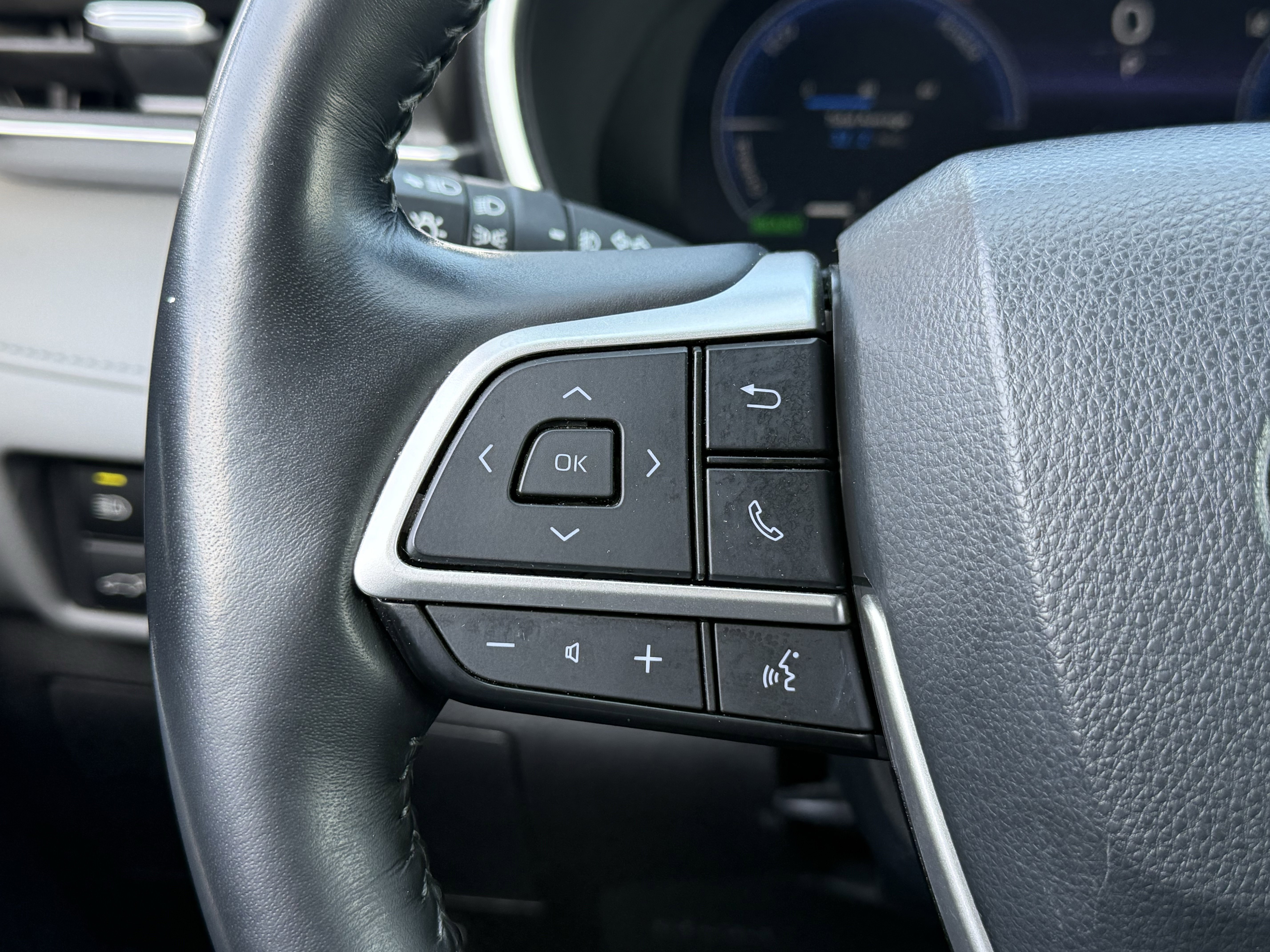 Used 2023 Toyota Highlander Limited image 27