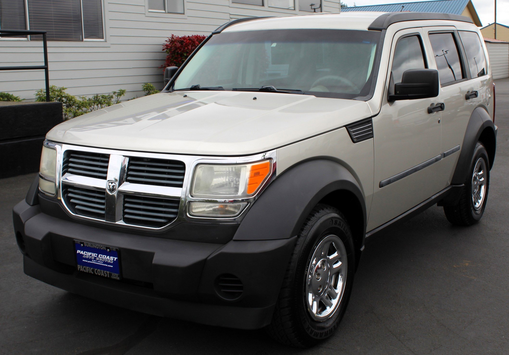 Used 2008 Dodge Nitro SXT AWD/4WD image 2