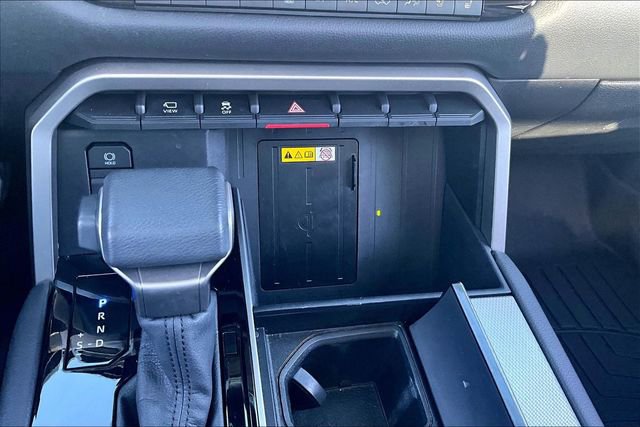 Used 2024 Toyota Sequoia Limited image 33