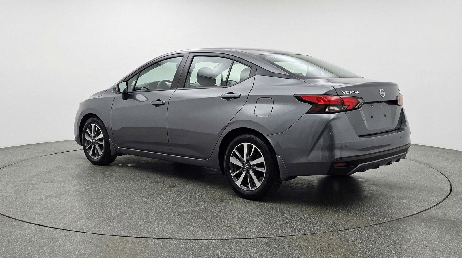 Used 2025 Nissan Versa SV image 6