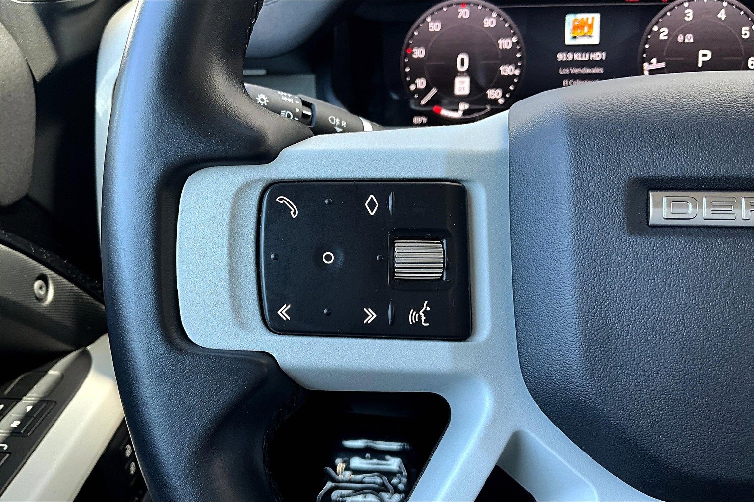 Used 2023 Land Rover Defender 130 S image 18