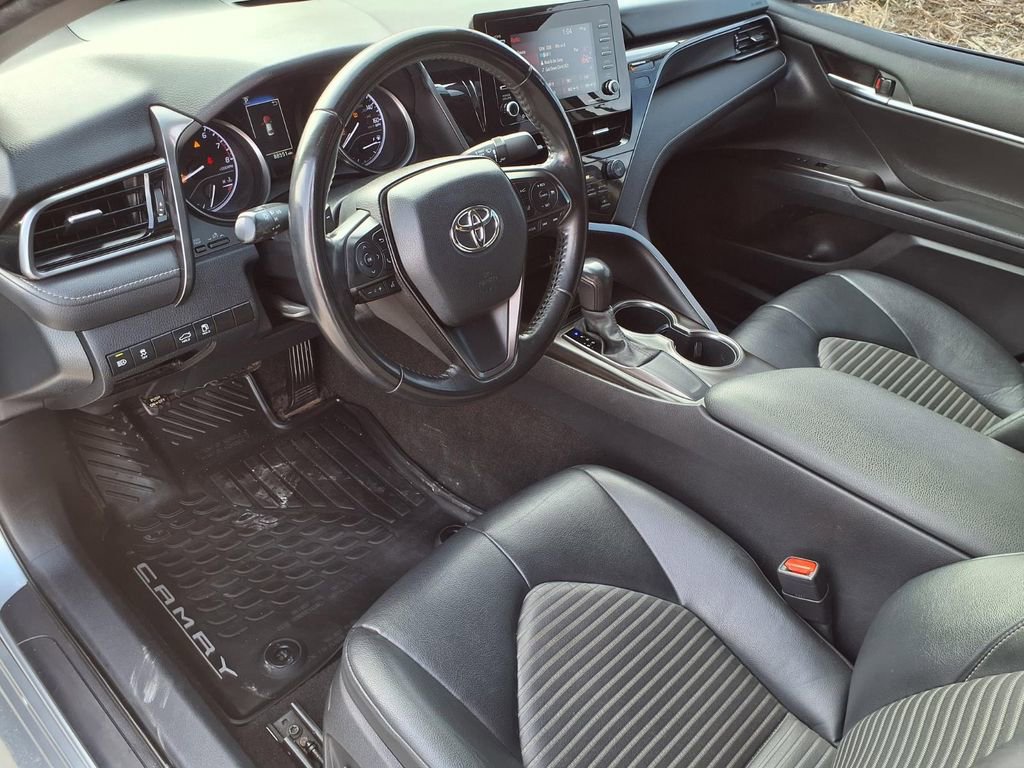 Used 2021 Toyota Camry SE FWD image 6