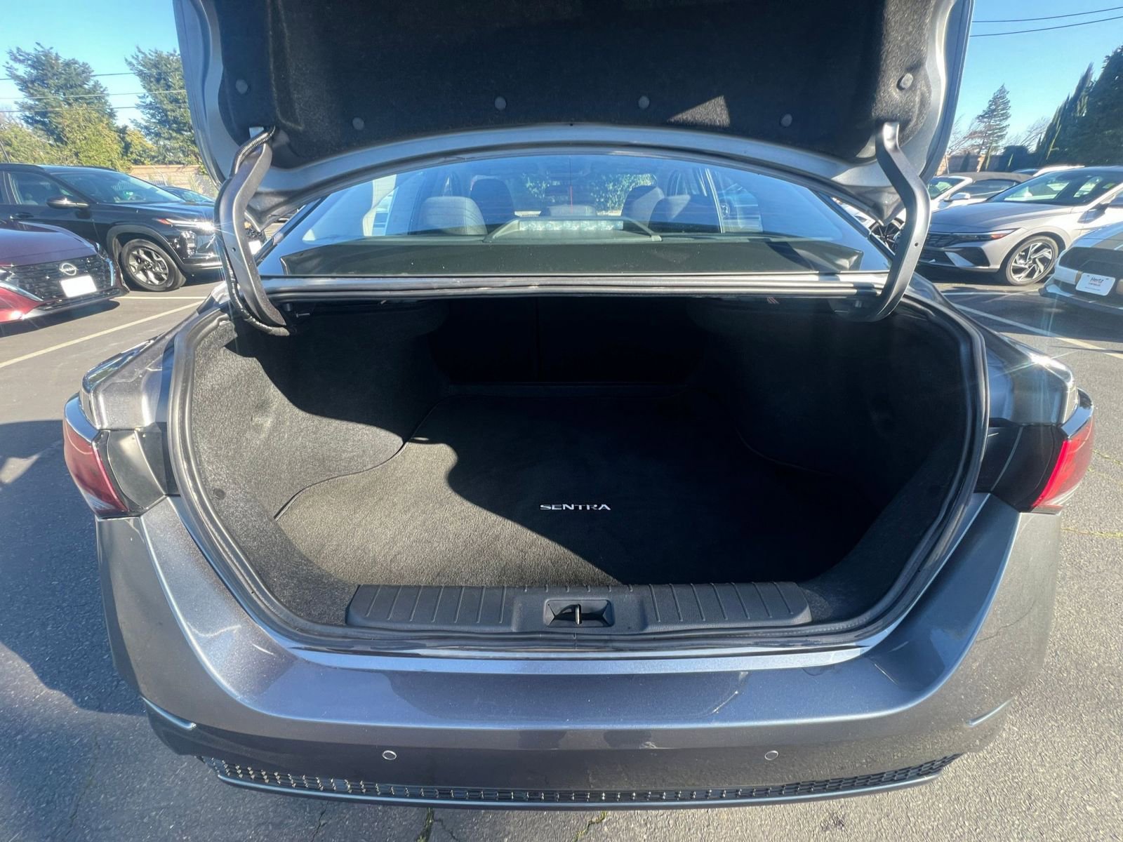 Used 2025 Nissan Sentra SV image 31