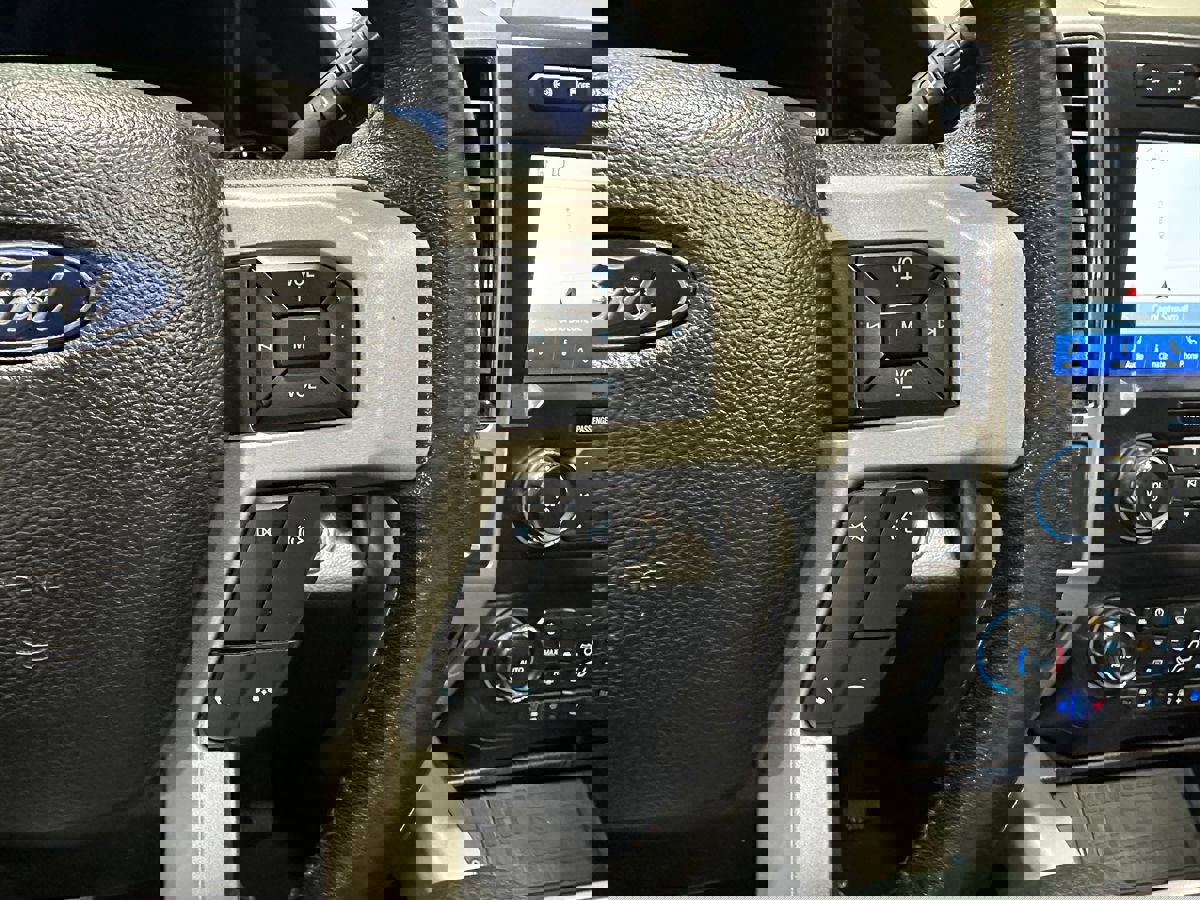 Used 2021 Ford F350 Lariat image 29