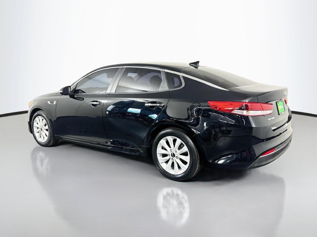 Used 2018 Kia Optima LX w/ 17" Alloy Wheels Package FWD image 7
