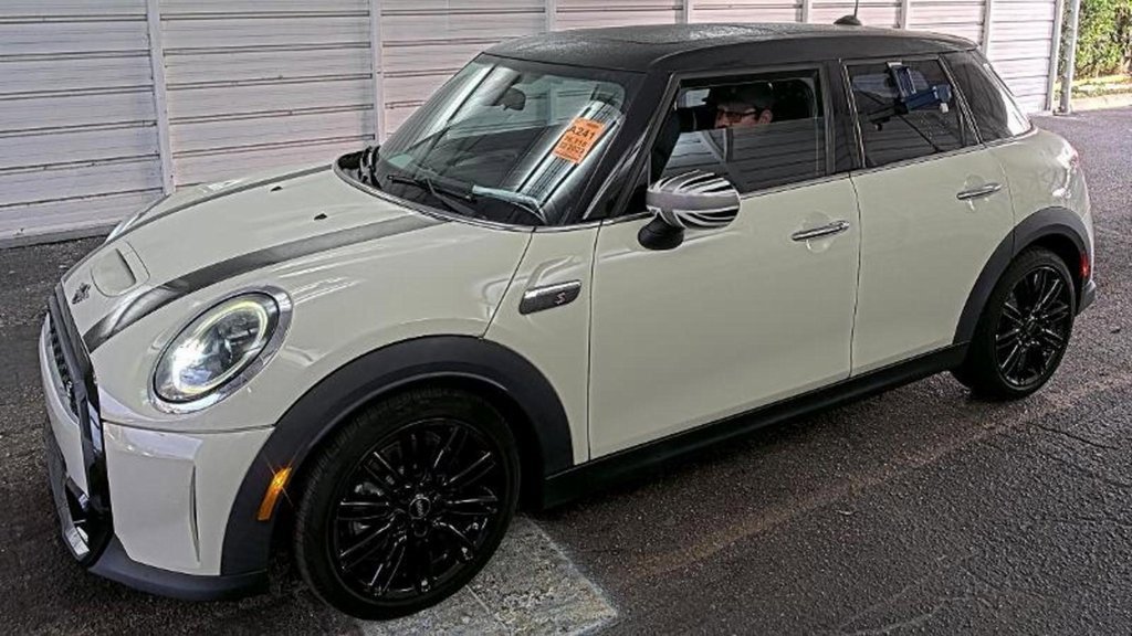 Used 2022 MINI Cooper S image 3