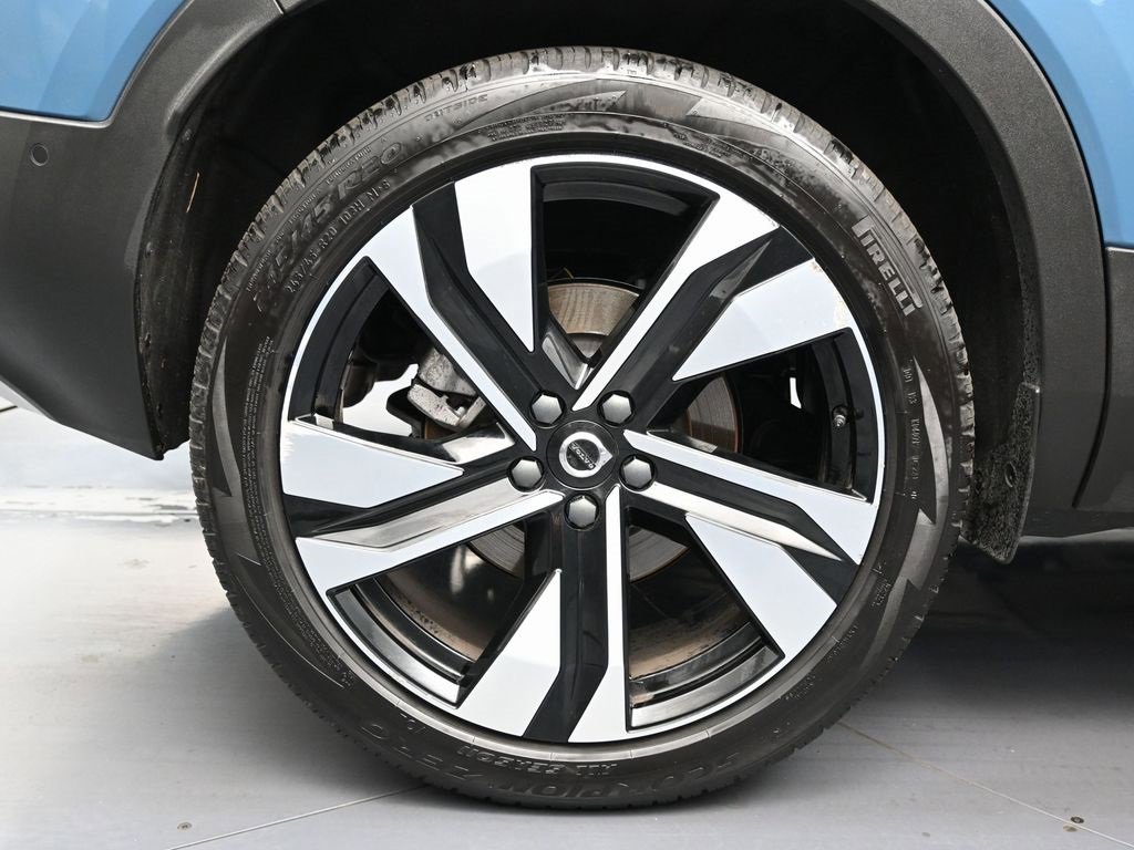 Used 2024 Volvo XC40 B5 Ultimate w/ Protection Package image 12