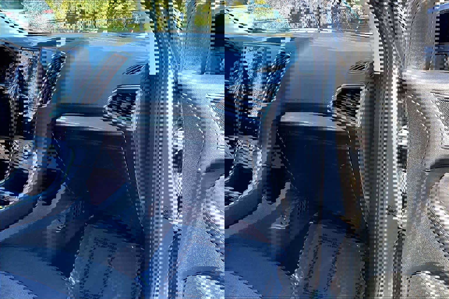 Used 2022 Ford Edge SE w/ Black Appearance Package image 18