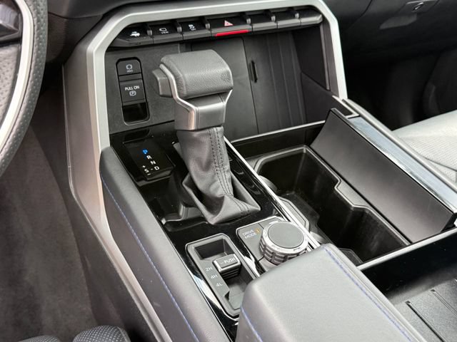 Used 2025 Toyota Sequoia Platinum AWD/4WD image 18