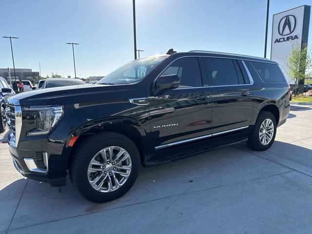 Used 2024 GMC Yukon XL SLT w/ SLT Premium Package image 4