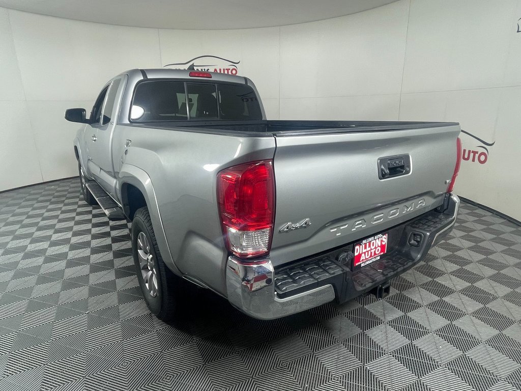 Used 2017 Toyota Tacoma SR5 image 4